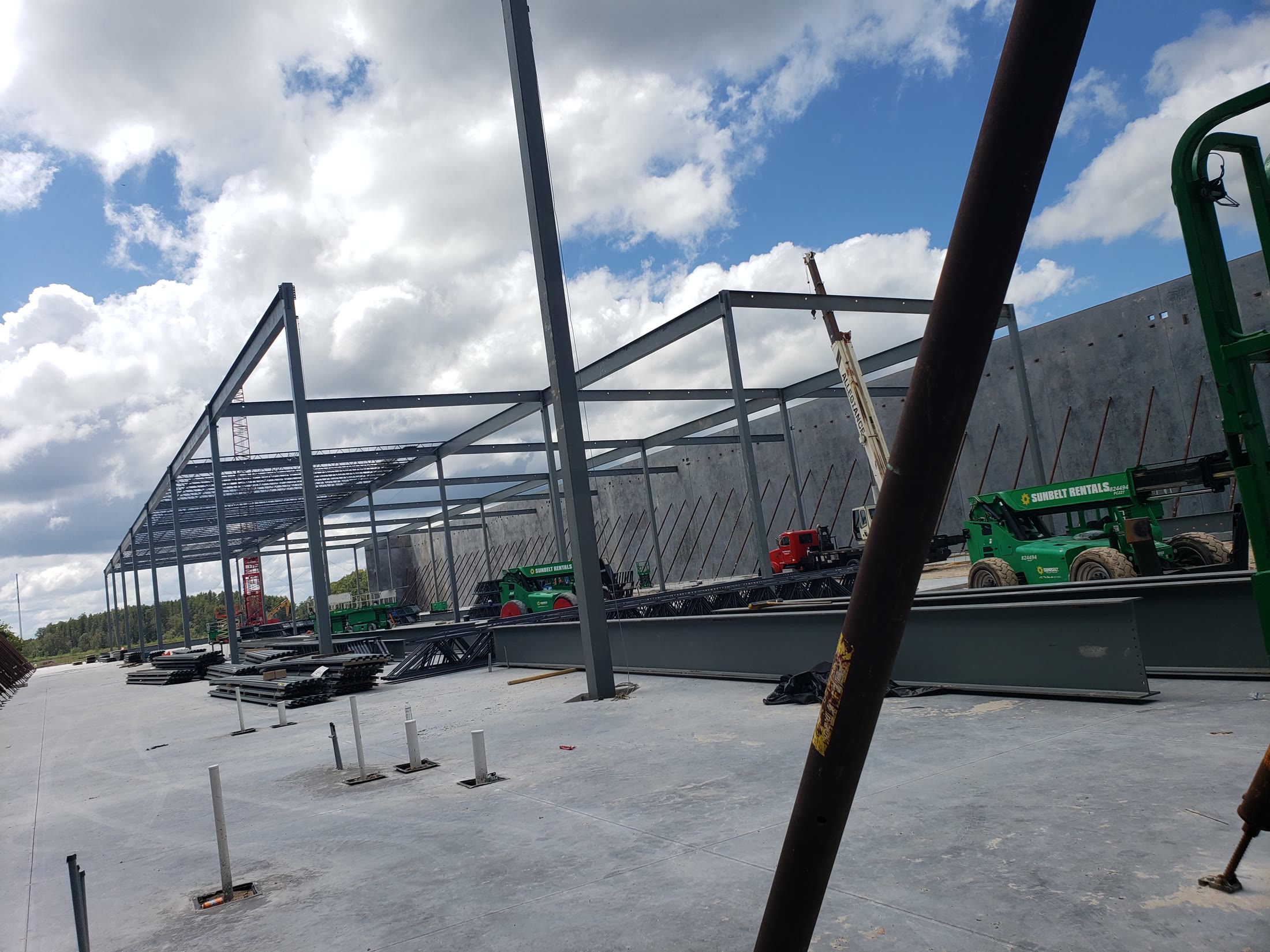 JOISTS & METAL DECK